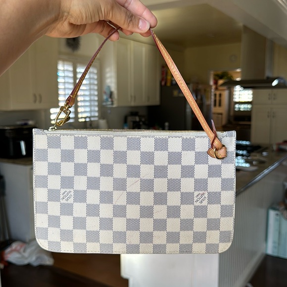LOUIS VUITTON wristlet purse - Picture 1 of 9